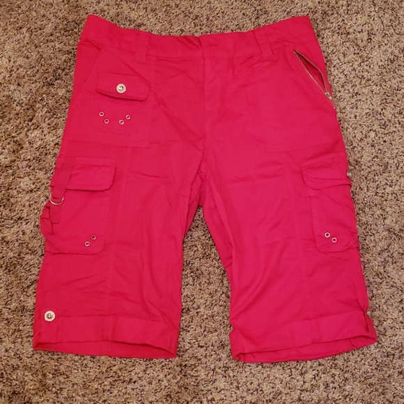 NWOT Men's Red Cargo shorts - Picture 1 of 6